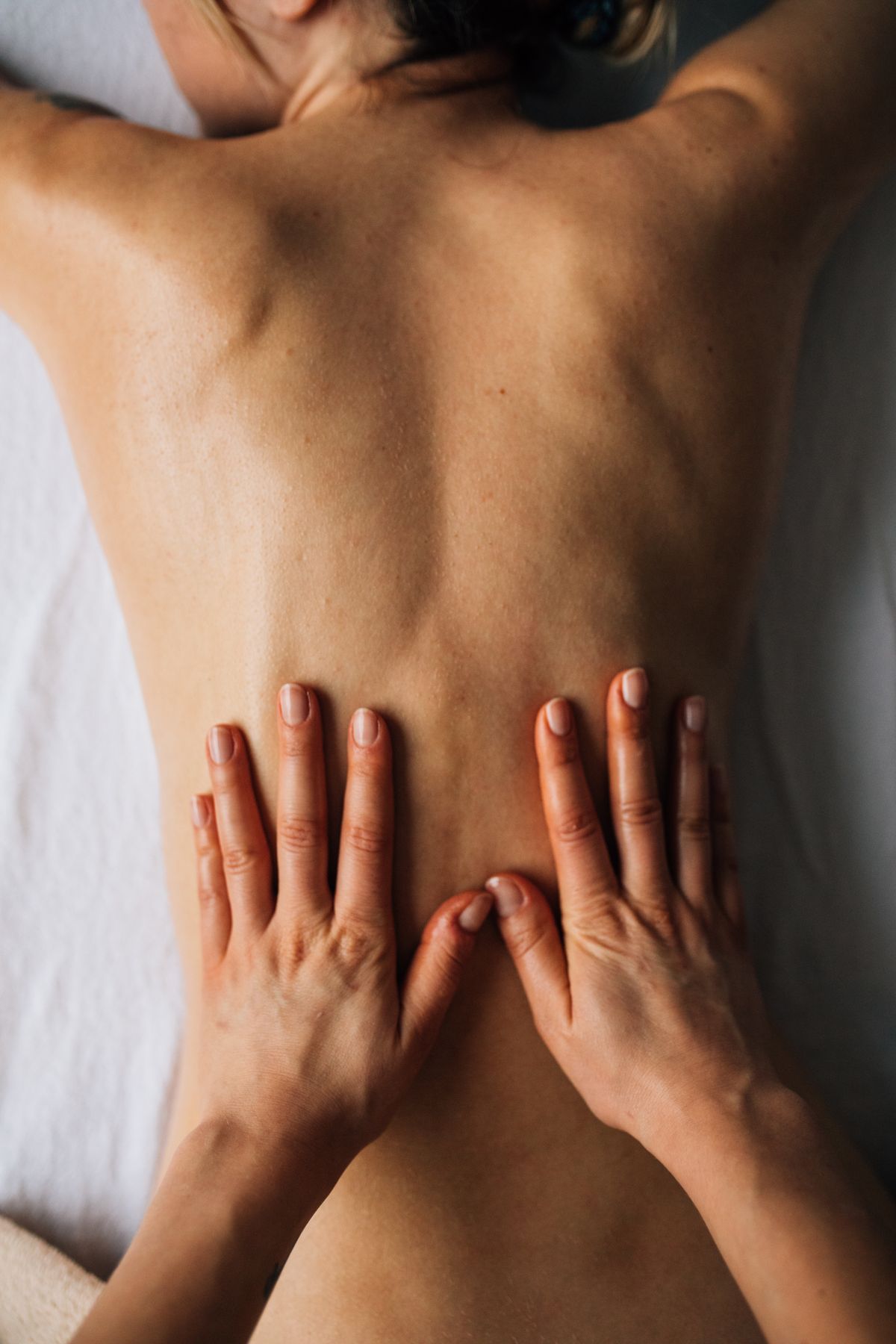 Tuina therapeutic massage
